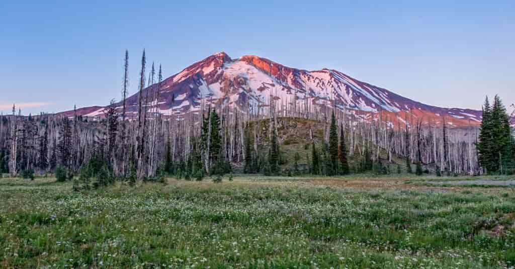 Lanscape photo of Mt Adams
