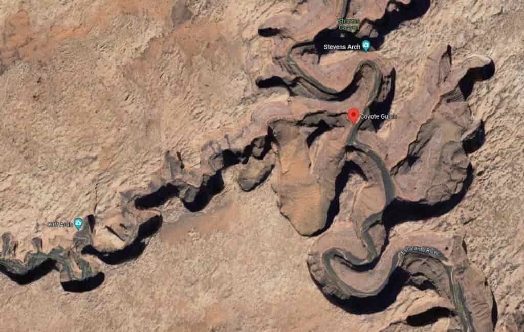 A map of the trailhead for Coyote Gulch