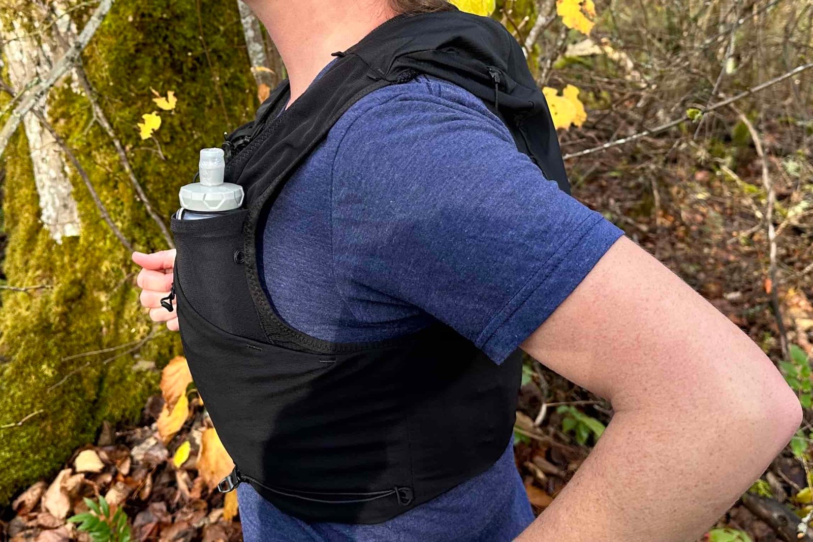 Close up of a runner wearing a Salomon ADV Skin 12 Unisex Running Vest