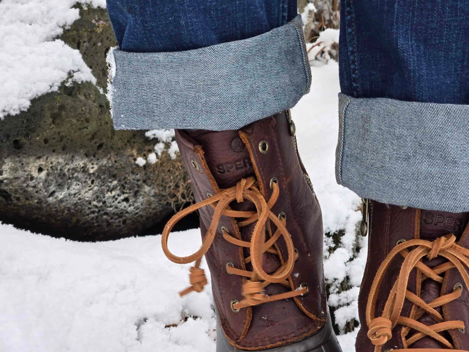 closeup of the laces of the sperry saltwater 2.0